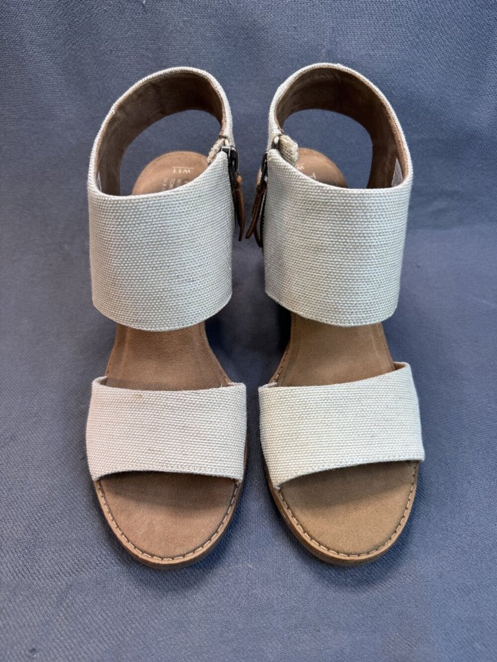 TOMS Majorca Womens Size 11 Cream Canvas Block Heel Sandals Zipper Closure